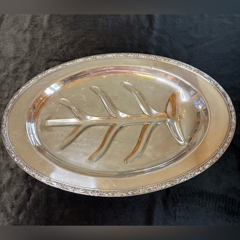 Vintage WM.A. Rogers Silver -Plated Meat Serving Plater - Picture 2 of 11